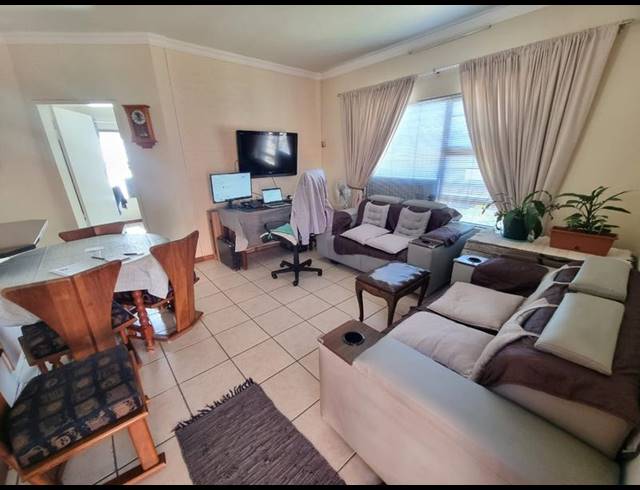 3 BEDROOM TOWNHOUSE FOR SALE IN FLORENTIA